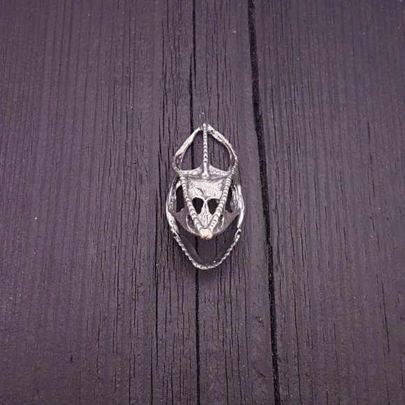 Sterling Silver Hand-cast Chameleon Lizard Skull Finger Ring - Picture 3 of 5